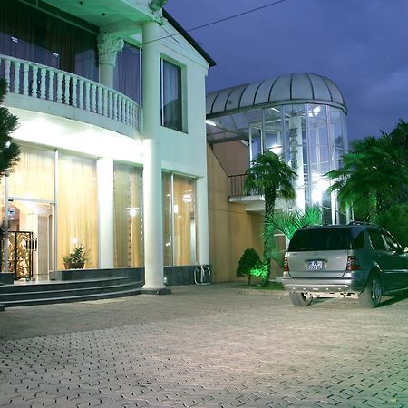 Eleon Hotell Kutaisi Exteriör bild