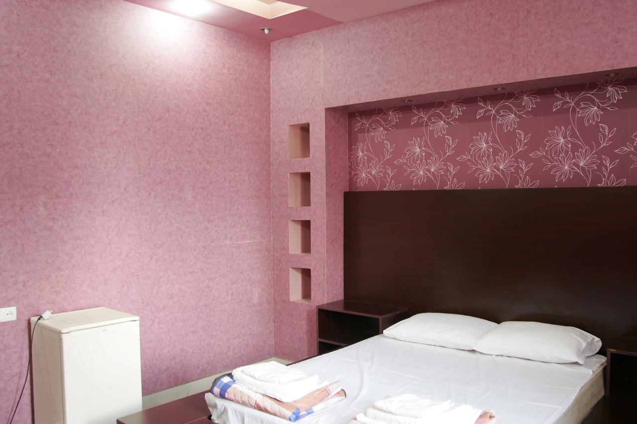 Eleon Hotell Kutaisi Exteriör bild