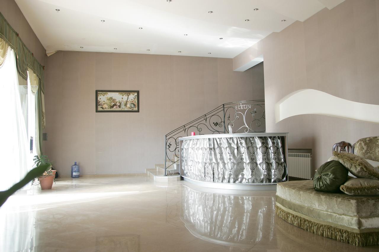 Eleon Hotell Kutaisi Exteriör bild