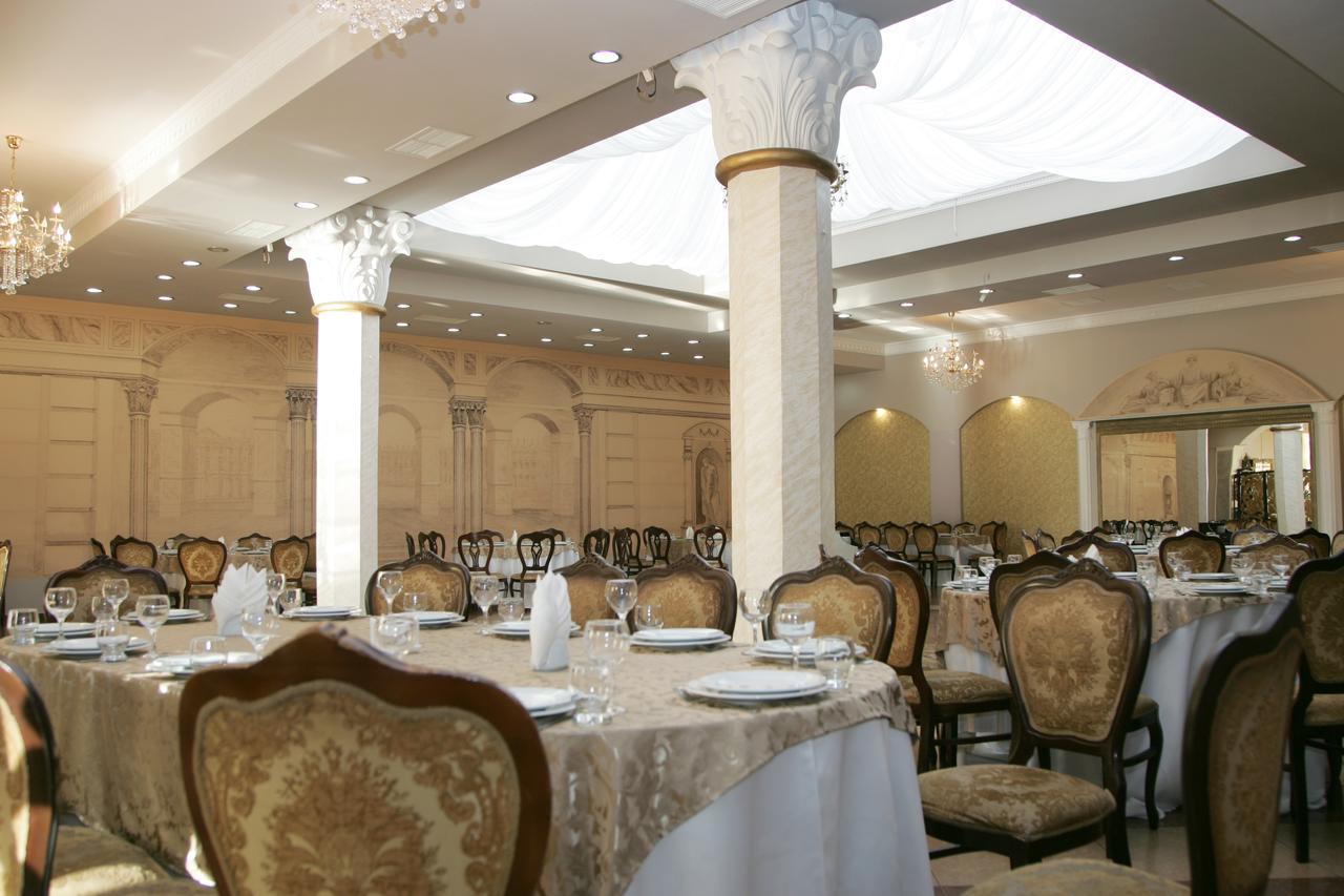 Eleon Hotell Kutaisi Exteriör bild