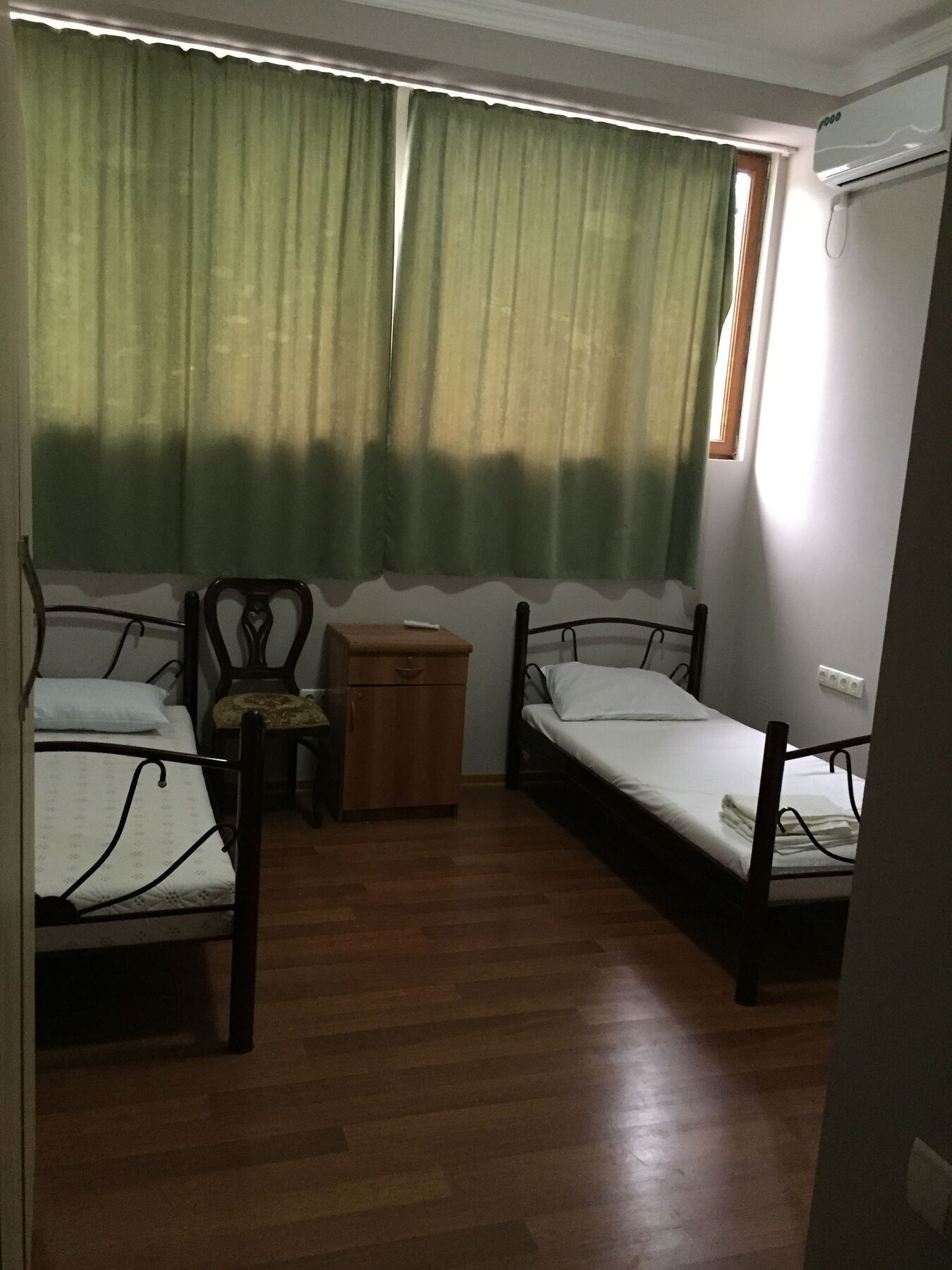 Eleon Hotell Kutaisi Exteriör bild